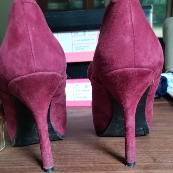 Pumps - Picture 2 of 3